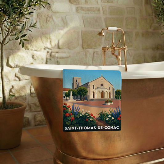 Serviette de bain souvenir de la ville de Saint-Thomas-de-Conac avec une illustration stylisée.