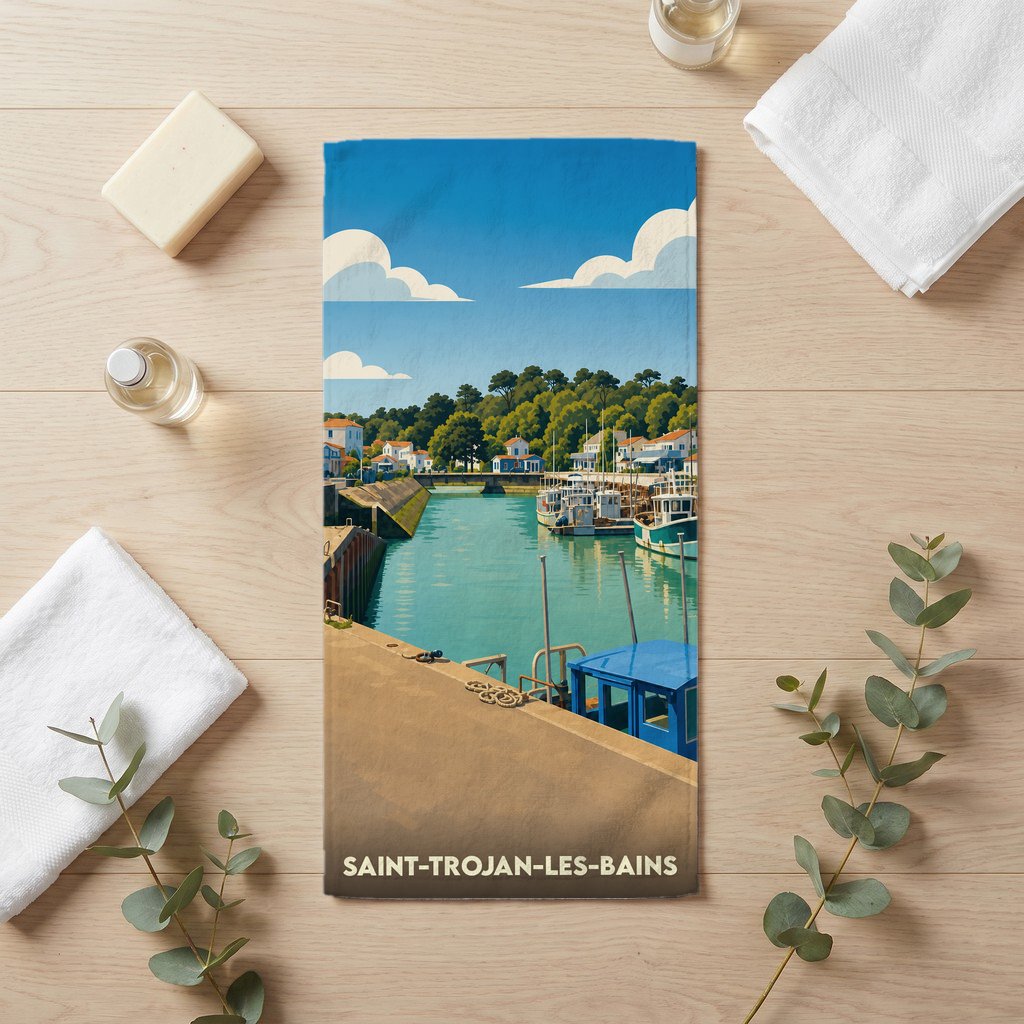 Serviette de bain souvenir de Saint-Trojan-les-Bains illustrée d'une vue stylisée sur son port et ses bateaux.