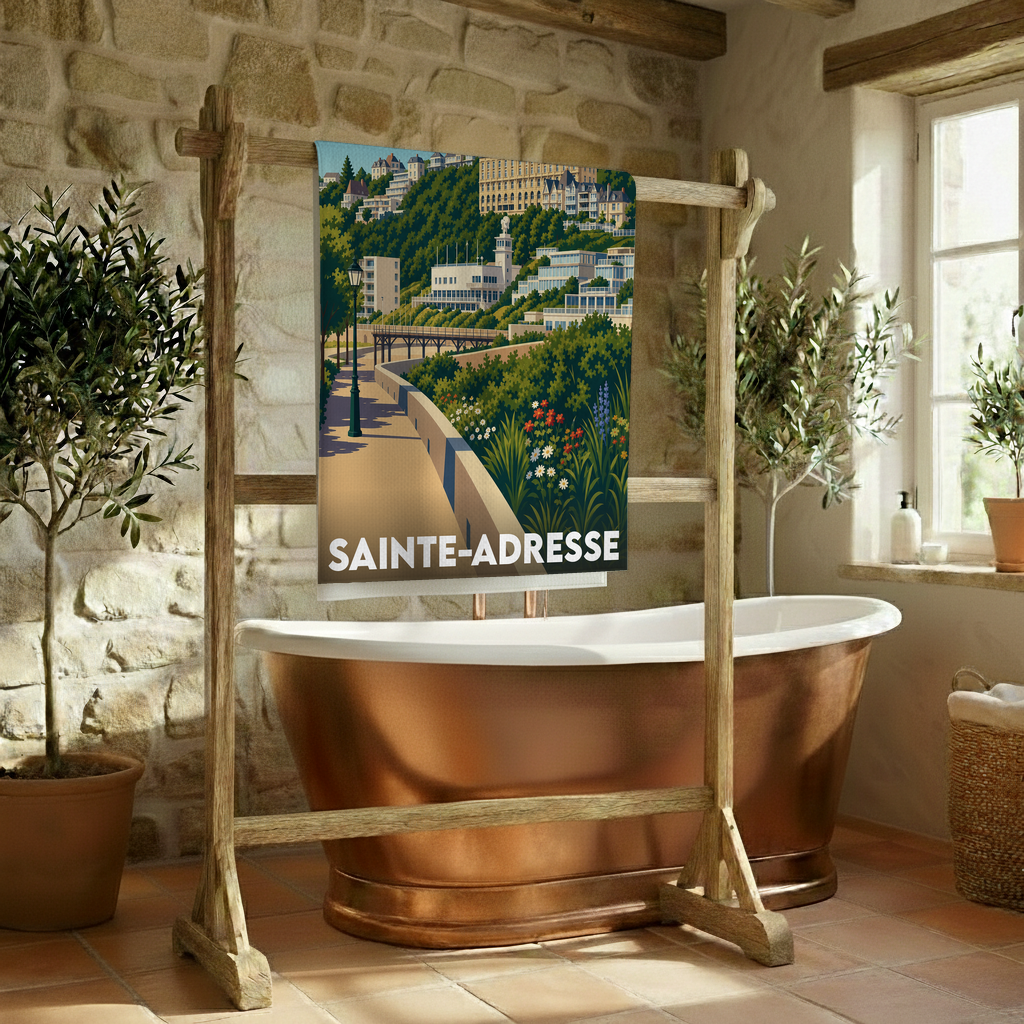 Serviette de bain souvenir de la ville de Sainte-Adresse avec une illustration stylisée.