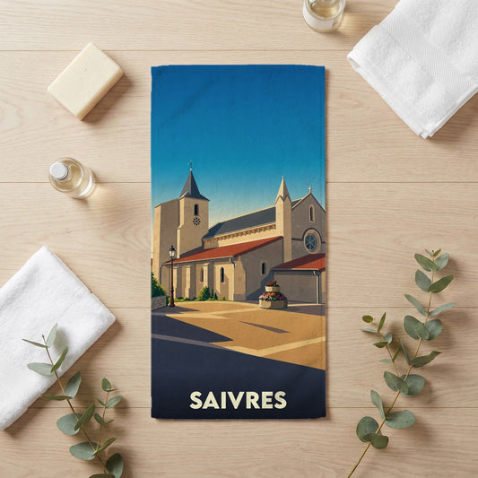 Serviette de bain souvenir de la ville de Saivres avec une illustration stylisée de son église.