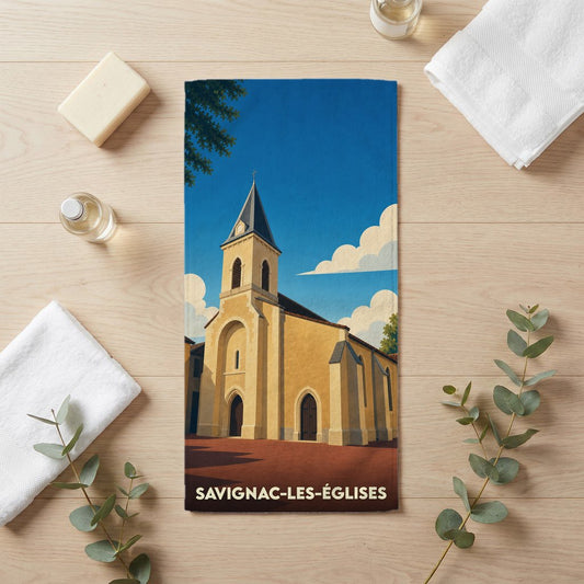 Serviette de bain souvenir de la ville de Savignac-les-Églises avec une illustration stylisée de son église.