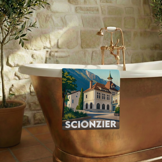 Serviette de bain souvenir de la ville de Scionzier avec une illustration stylisée.