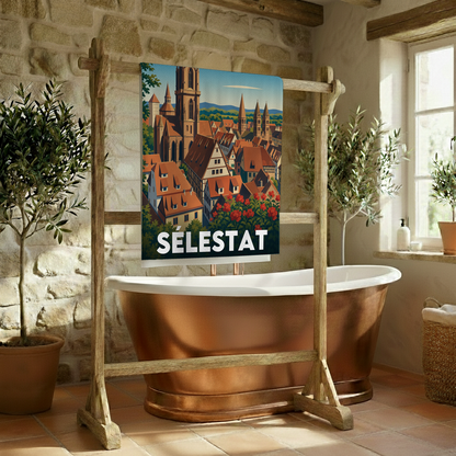 Serviette de bain souvenir de la ville de Sélestat avec une illustration stylisée de son architecture historique.