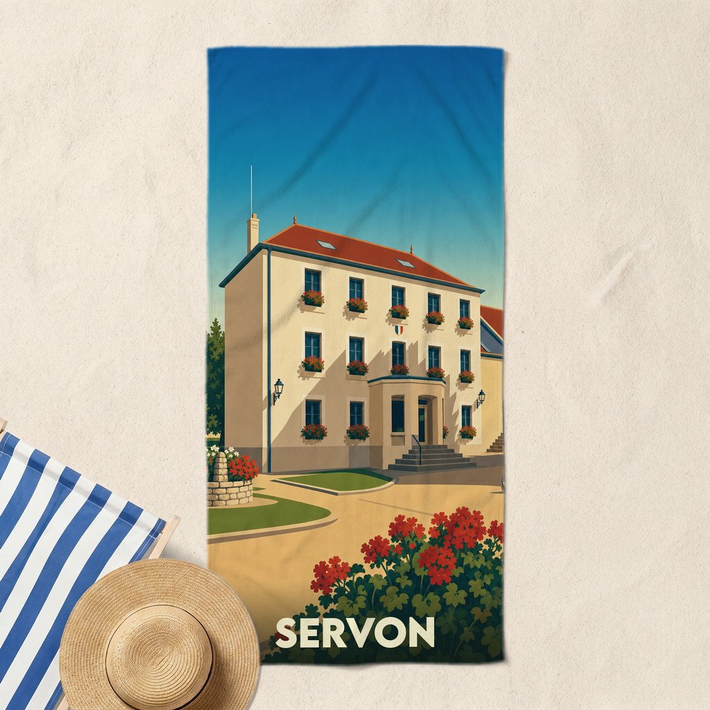 Serviette de bain souvenir de la ville de Servon avec une illustration stylisée de sa mairie fleurie.