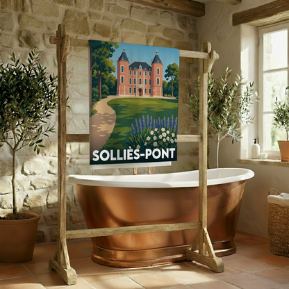 Serviette de bain souvenir de la ville de Solliès-Pont avec une illustration stylisée de son château.