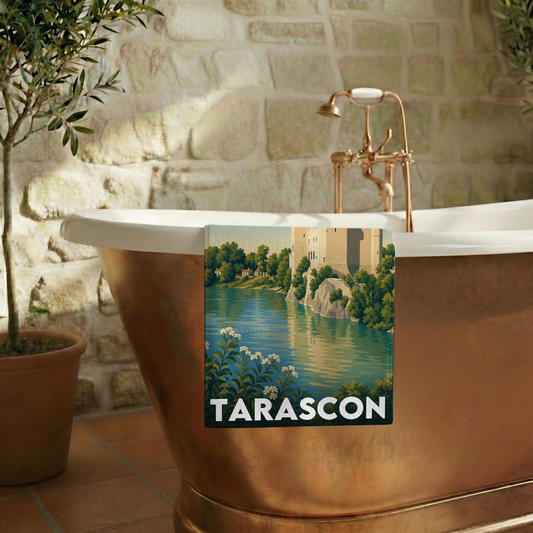 Serviette de bain souvenir de la ville de Tarascon avec une illustration stylisée.