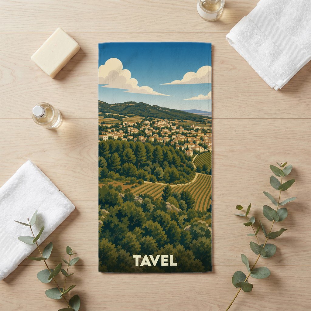 Serviette de bain souvenir de la ville de Tavel avec une illustration de paysage vallonné.