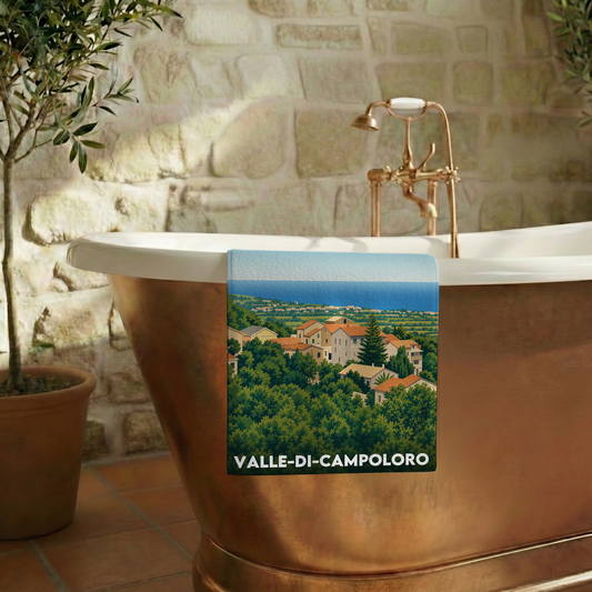 Serviette de bain souvenir de la ville de Valle-di-Campoloro avec une illustration stylisée.