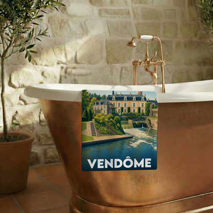 Serviette de bain souvenir de la ville de Vendôme avec une illustration stylisée.