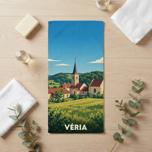 Serviette de bain souvenir de la ville de Véria avec une illustration de paysage champêtre.