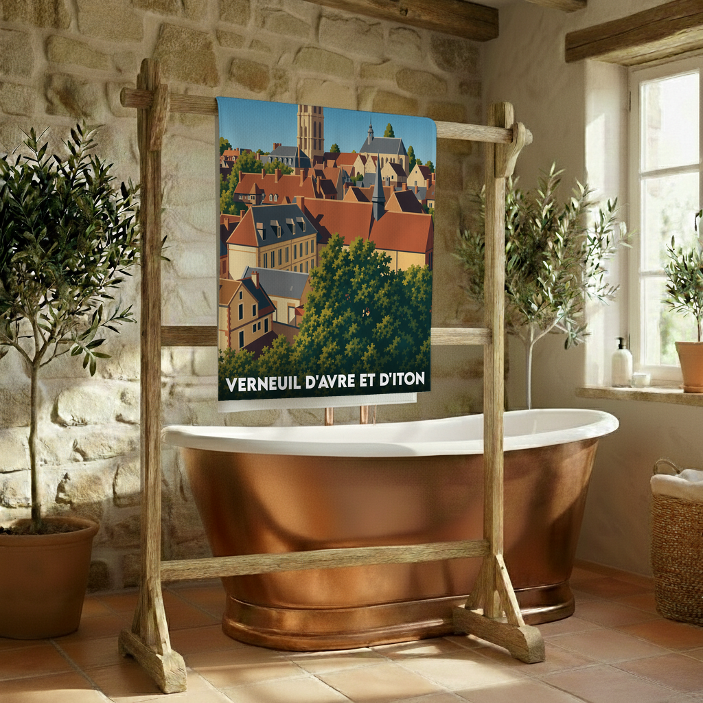 Serviette de bain souvenir de la ville de Verneuil d’Avre et d’Iton illustrée d’un paysage urbain stylisé.