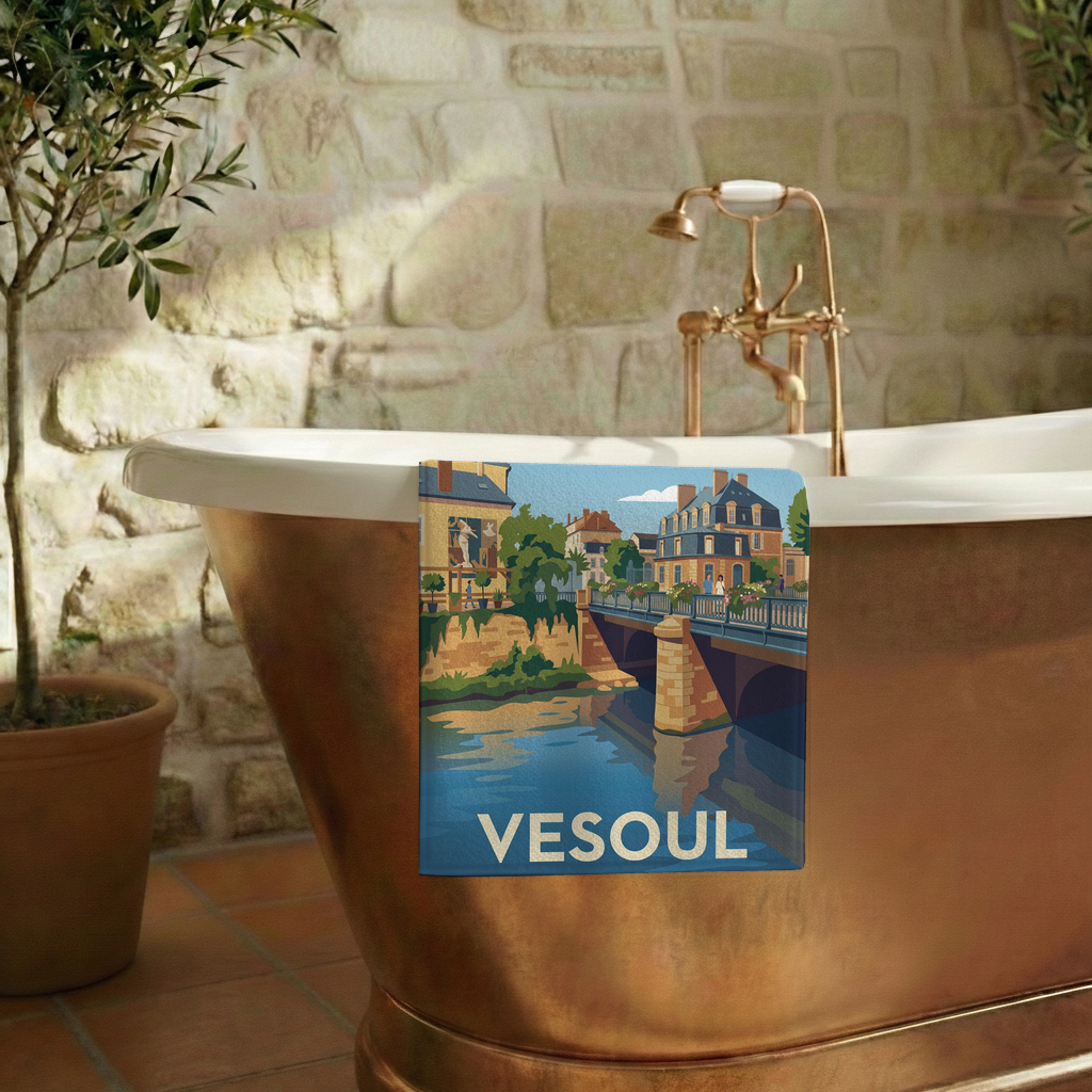 Serviette de bain souvenir de la ville de Vesoul avec une illustration stylisée.
