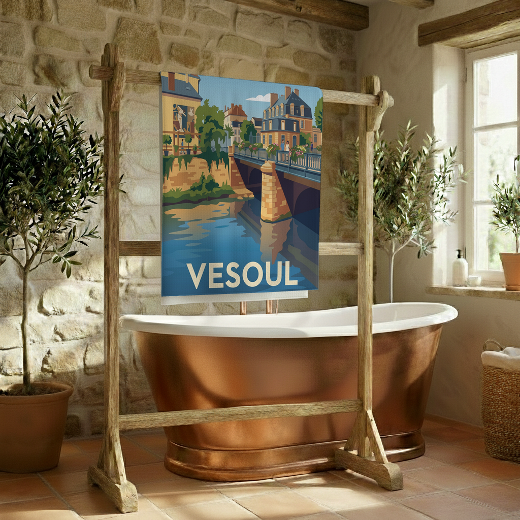 Serviette de bain souvenir de la ville de Vesoul avec une illustration stylisée.