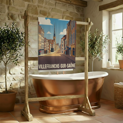 Serviette de bain souvenir de la ville de Villefranche-sur-Saône avec une illustration stylisée.