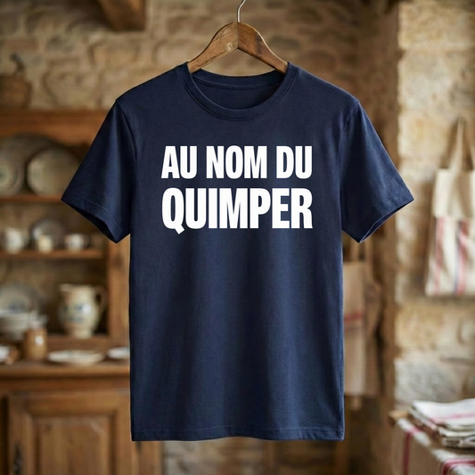 Tee-shirt souvenir de la ville de Quimper avec l'inscription blanche "AU NOM DU QUIMPER".