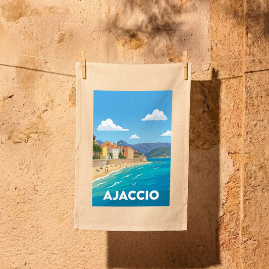 Torchon souvenir de la ville d'Ajaccio avec une illustration stylisée de son front de mer et de sa plage.