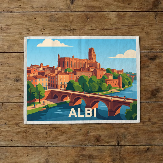 Torchon souvenir de la ville d'Albi avec une illustration stylisée de son centre historique.