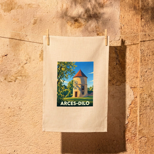Torchon souvenir de la ville de Arces-Dilo orné d'une illustration stylisée d'une tour historique.