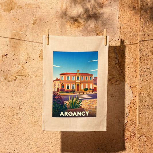 Torchon souvenir de la ville d'Argancy avec une illustration stylisée d'un bâtiment provençal coloré.