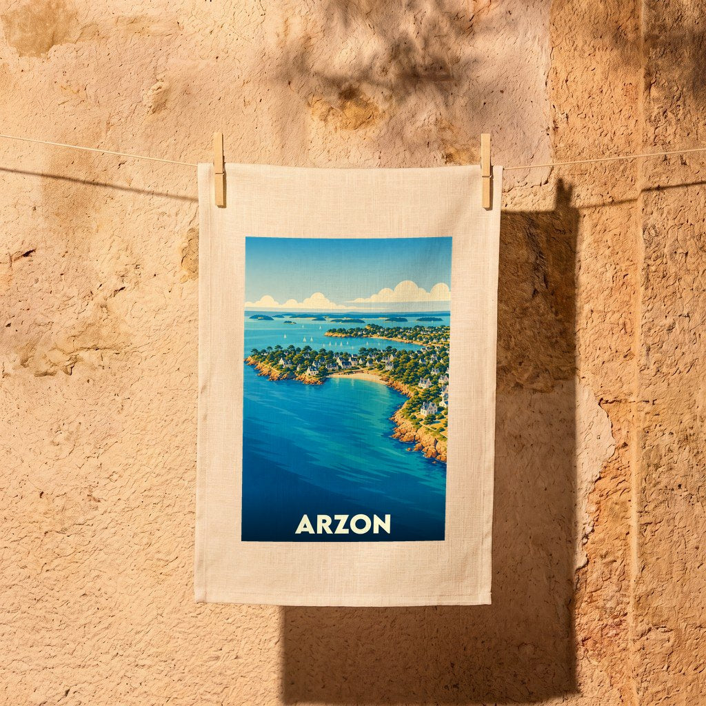 Torchon souvenir de la ville d'Arzon avec une illustration stylisée de son littoral.
