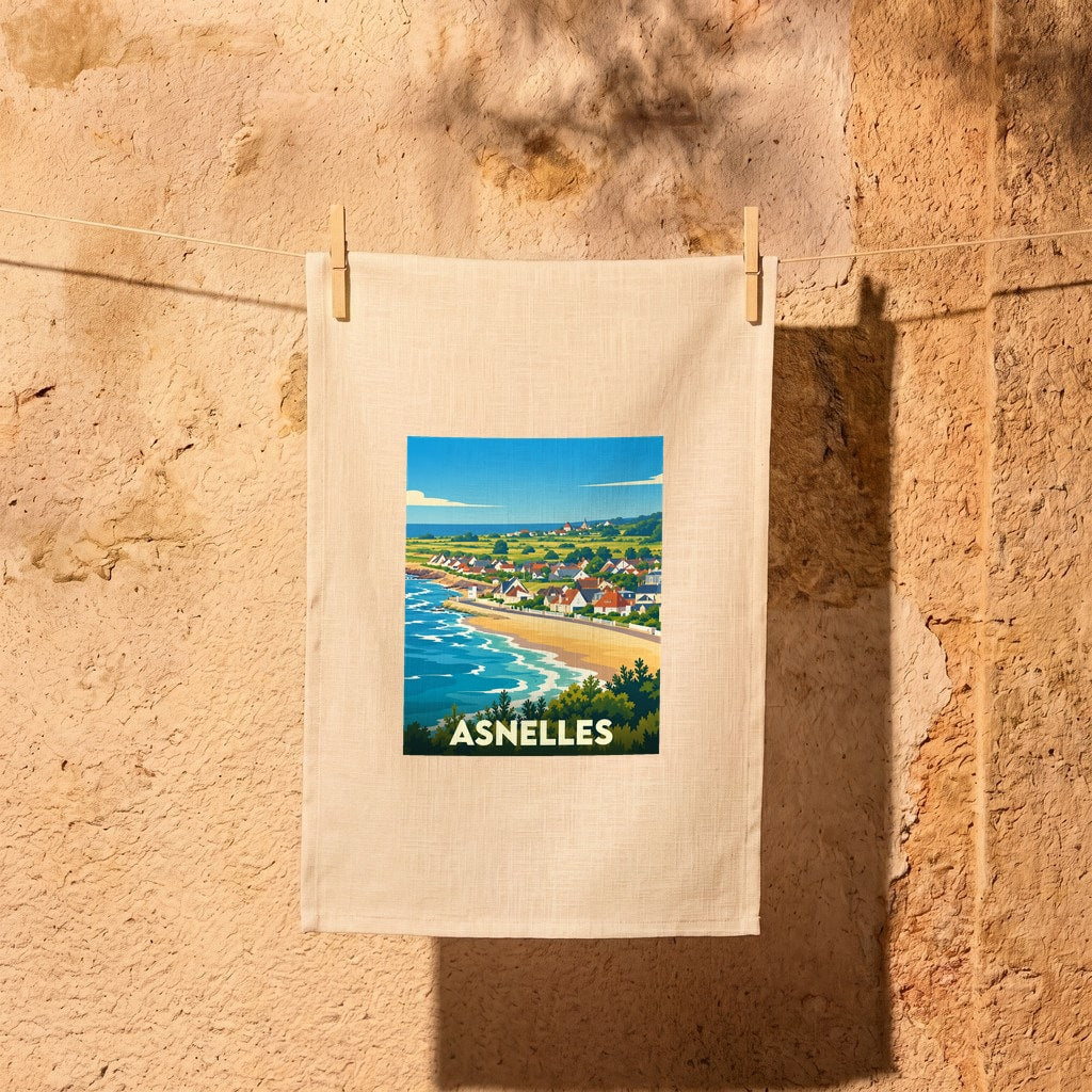Torchon souvenir de la ville d'Asnelles avec une illustration stylisée de son bord de mer.