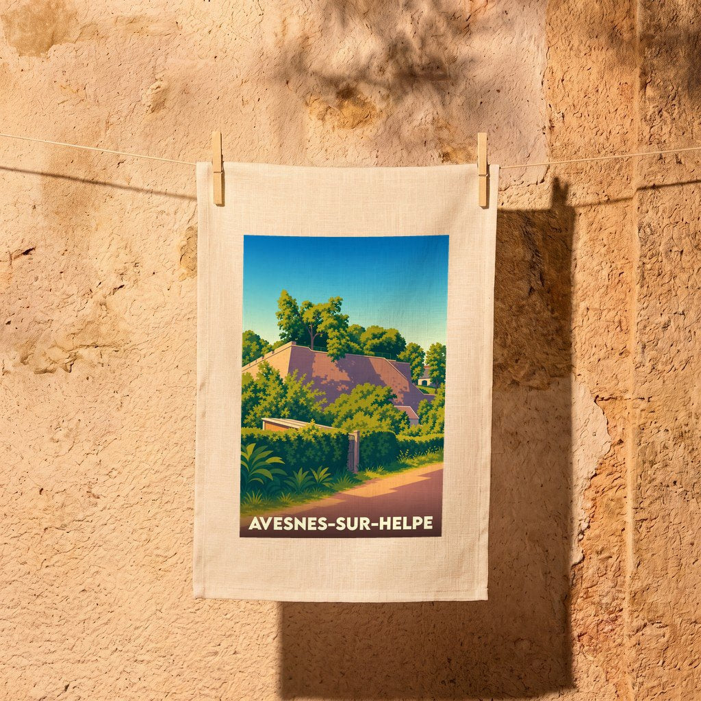 Torchon souvenir de la ville d'Avesnes-sur-Helpe avec une illustration stylisée de ses remparts verdoyants.