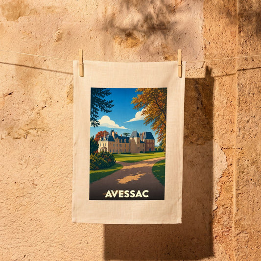 Torchon souvenir de la ville d'Avessac illustré d'un château dans un paysage arboré stylisé.