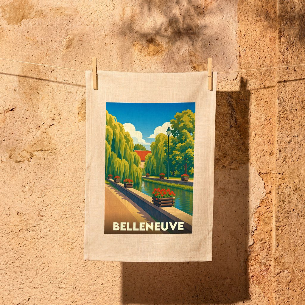 Torchon souvenir de la ville de Belleneuve avec une illustration stylisée d'un canal arboré.