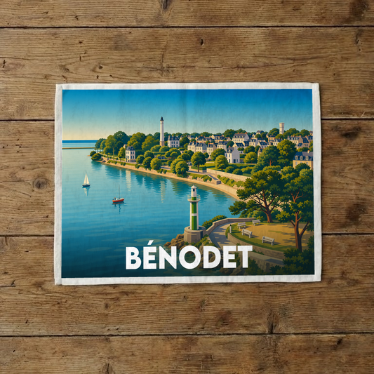 Torchon souvenir de la ville de Bénodet avec une illustration stylisée.