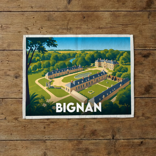Torchon souvenir de la ville de Bignan avec une illustration stylisée de son château et de ses jardins.
