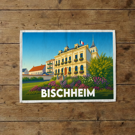 Torchon souvenir de la ville de Bischheim avec une illustration stylisée de son architecture fleurie.