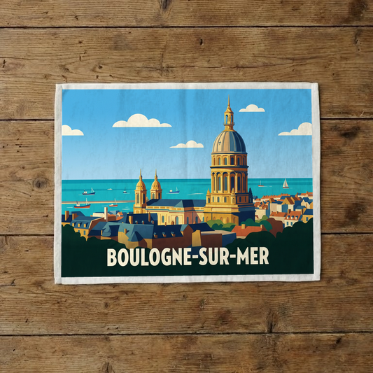 Torchon souvenir de la ville de Boulogne-sur-Mer avec une illustration stylisée.