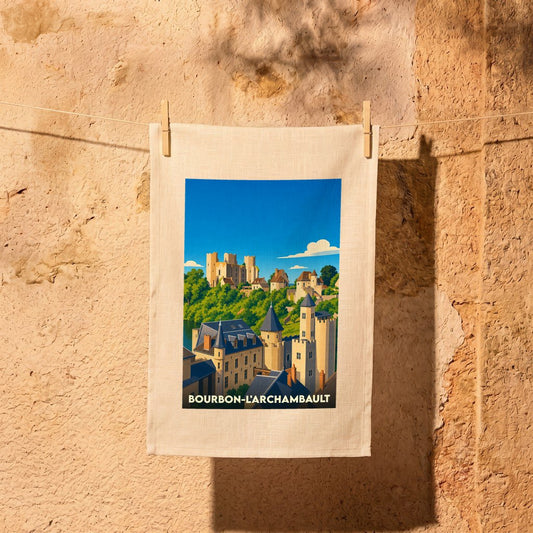 Torchon souvenir de la ville de Bourbon-l'Archambault avec une illustration stylisée de ses châteaux et maisons médiévales.