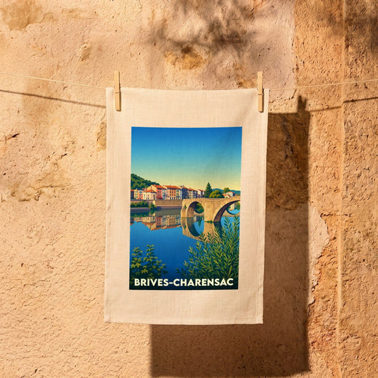 Torchon souvenir de la ville de Brives-Charensac avec une illustration stylisée d'un pont en pierre.