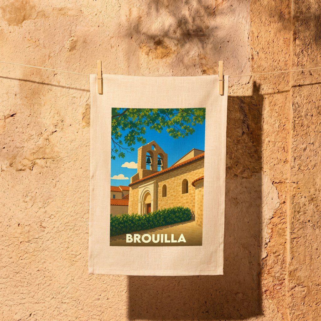Torchon souvenir de la ville de Brouilla avec une illustration stylisée de son église.