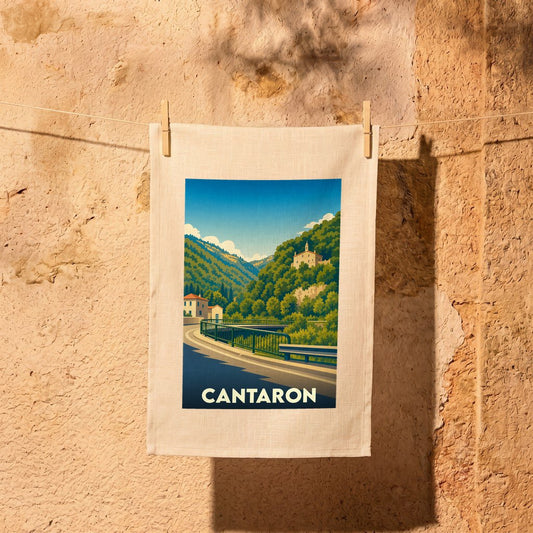 Torchon souvenir de la ville de Cantaron avec une illustration paysagère stylisée.
