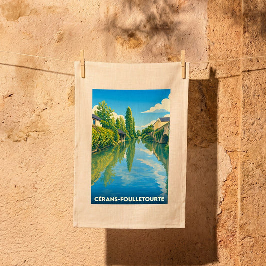 Torchon souvenir de la ville de Cérans-Foulletourte illustré par un paysage de canal stylisé.