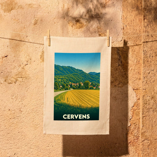 Torchon souvenir de la ville de Cervens illustrant un paysage de campagne vallonné.