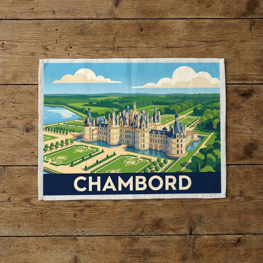Torchon souvenir de la ville de Chambord avec une illustration stylisée de son château.