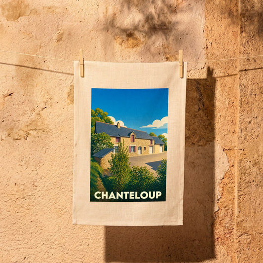 Torchon souvenir de la ville de Chanteloup avec une illustration stylisée d'une maison traditionnelle.