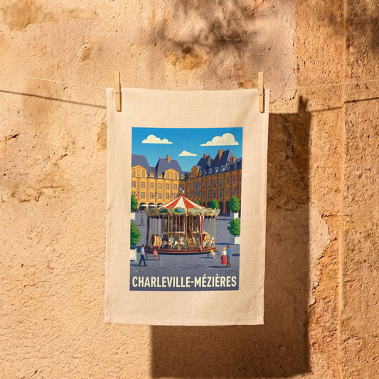 Torchon souvenir de la ville de Charleville-Mézières avec une illustration stylisée de la Place Ducale et de son manège.