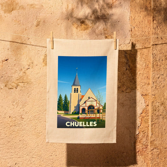 Torchon souvenir de la ville de Chuelles avec une illustration stylisée de son église.
