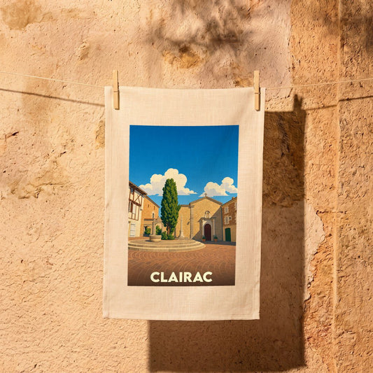 Torchon souvenir de la ville de Clairac avec une illustration stylisée d'une place ensoleillée.