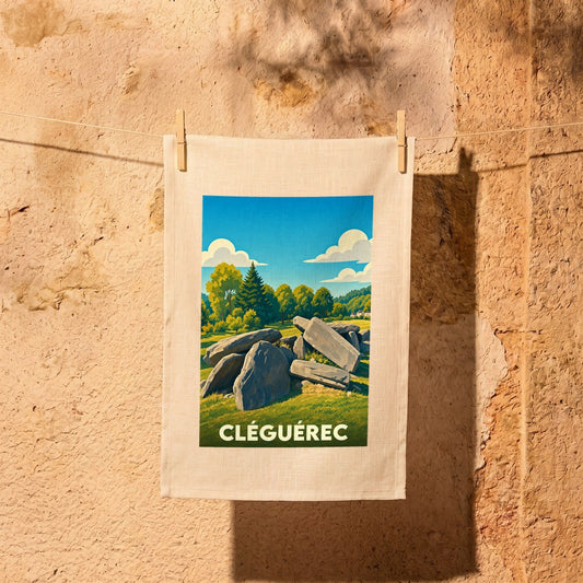 Torchon souvenir de la ville de Cléguérec orné d'une illustration stylisée de mégalithes.