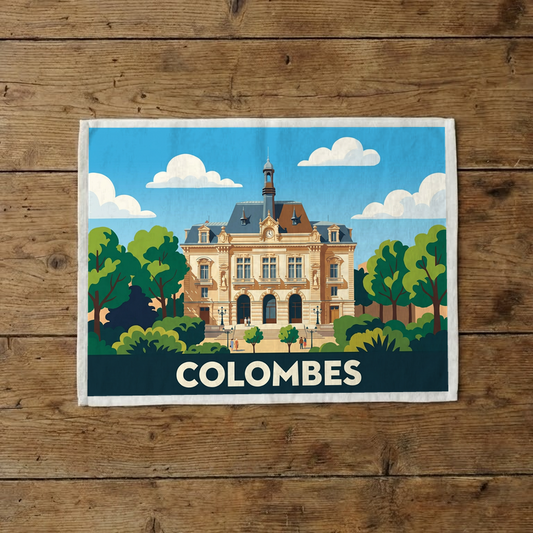 Torchon souvenir de la ville de Colombes avec une illustration stylisée de son hôtel de ville.