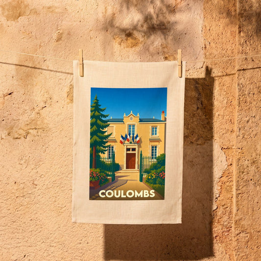Torchon souvenir de la ville de Coulombs avec une illustration stylisée de sa mairie.