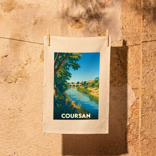 Torchon souvenir de la ville de Coursan avec une illustration stylisée.