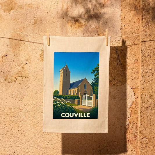 Torchon souvenir de la ville de Couville avec une illustration stylisée d'une église.