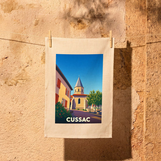 Torchon souvenir de la ville de Cussac avec une illustration stylisée.