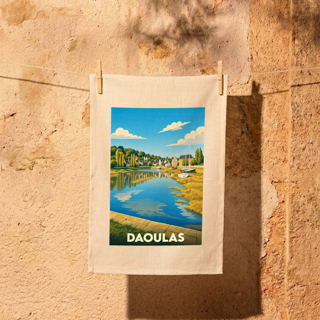 Torchon souvenir de la ville de Daoulas avec une illustration stylisée d'un paysage fluvial.